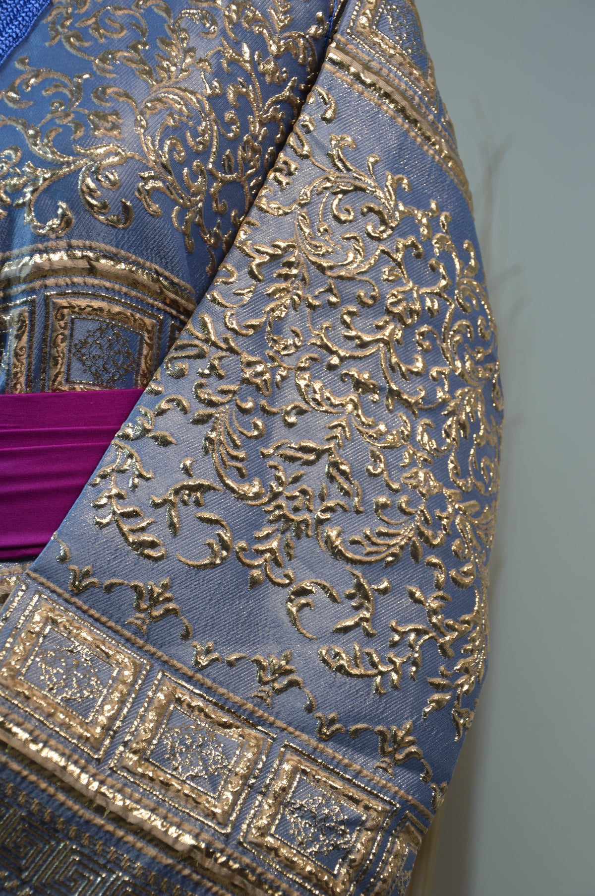 Royal Blue & Fuchsia Brocade Takchita – ZEYNAYA Prestige