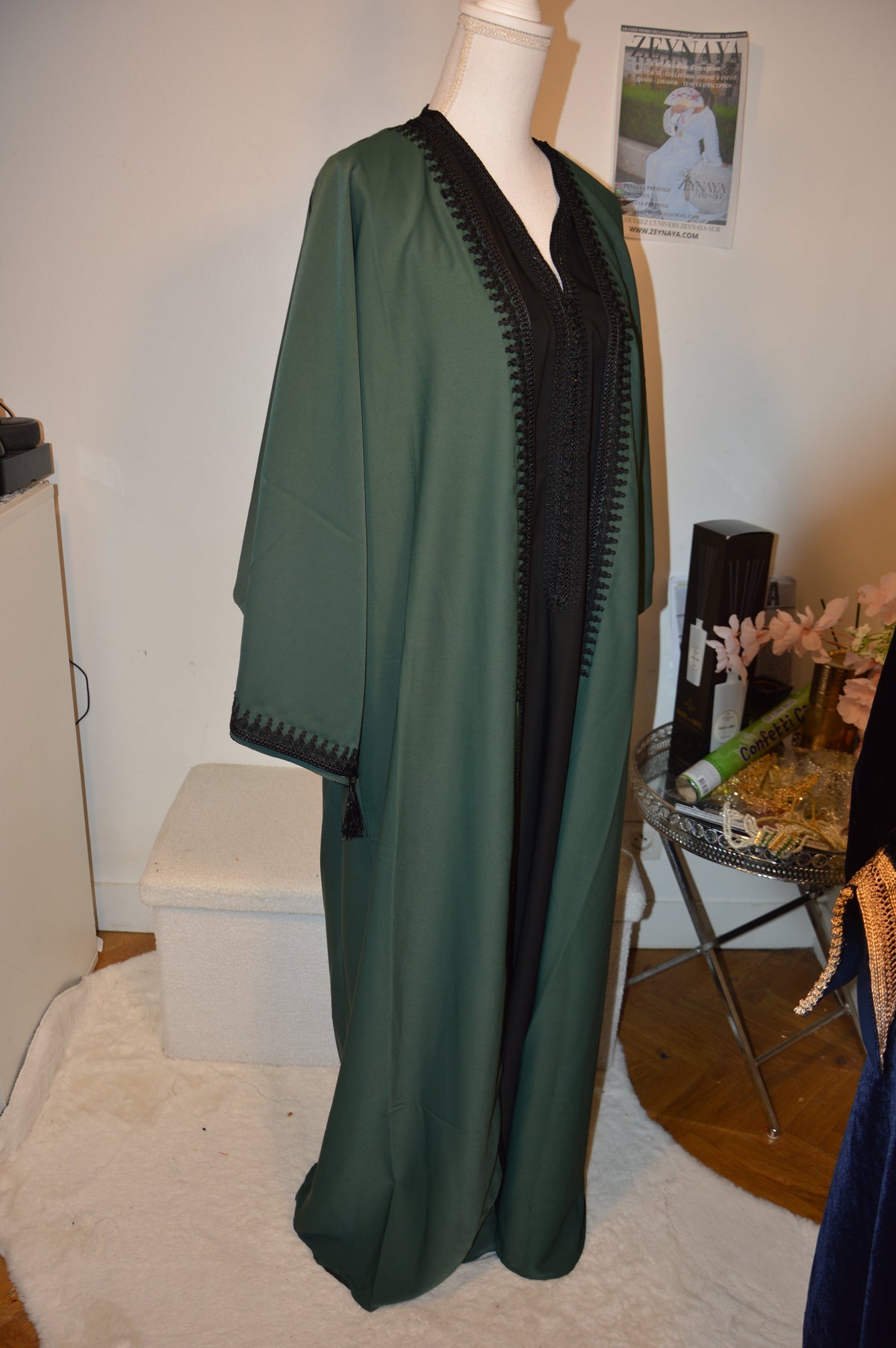 Kimono Crêpe Premium 2 Pièces - Robe Noire & Veste Vert Émeraude