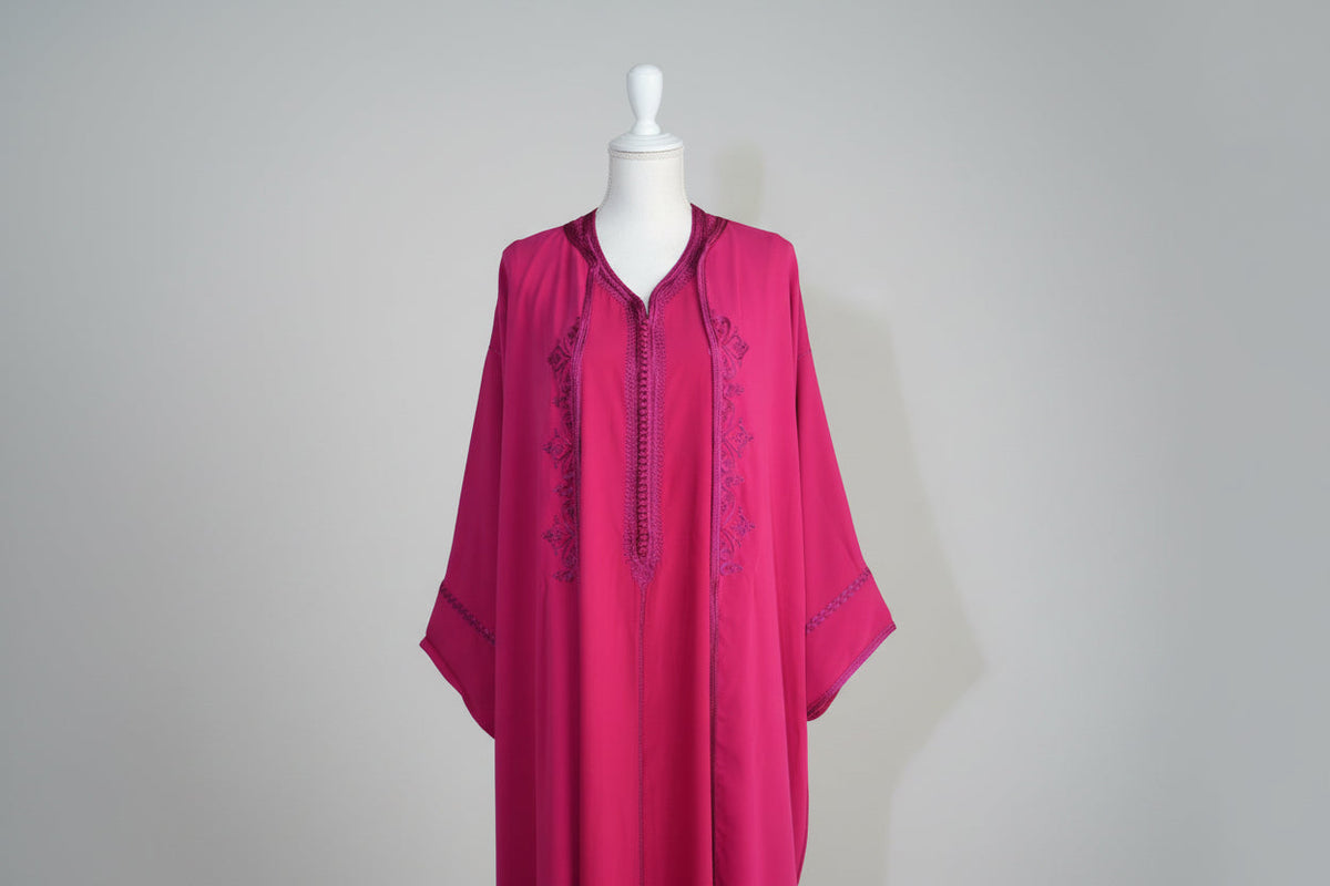 Kimono Fuchsia – Audace Vibrante & Éclat Oriental
