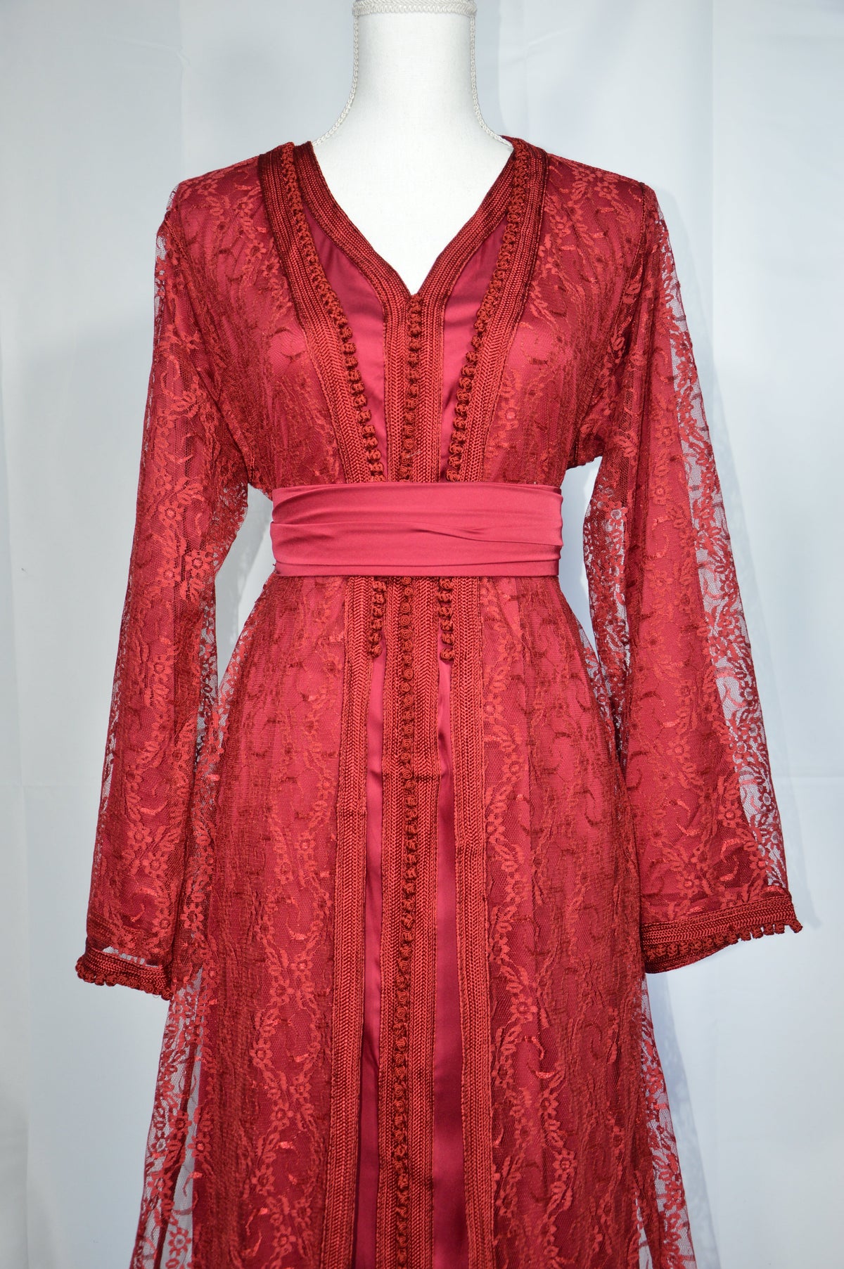 Takchita Bordeaux Prestige Lace – Royal Elegance