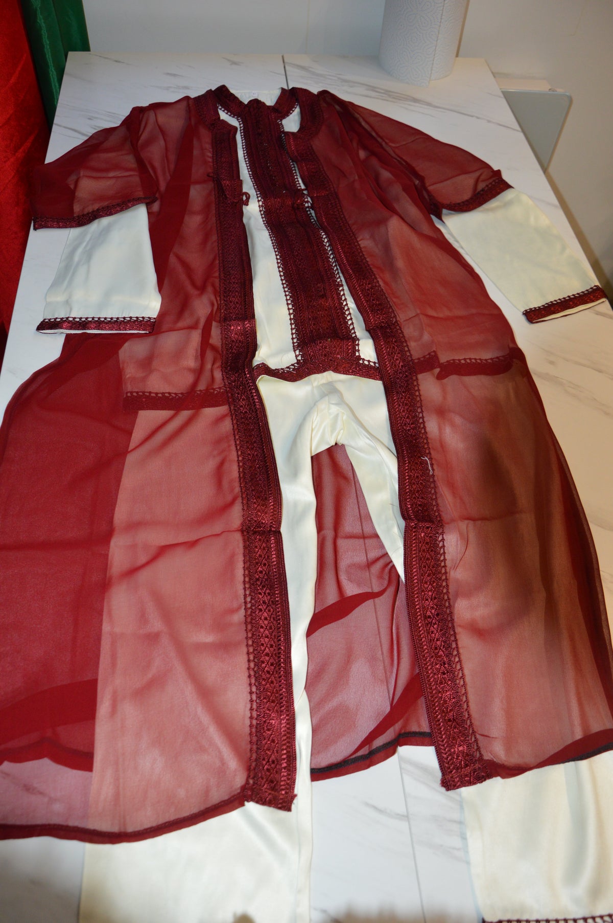 Jabador Bordeaux Garçon – Tenue Traditionnelle Marocaine