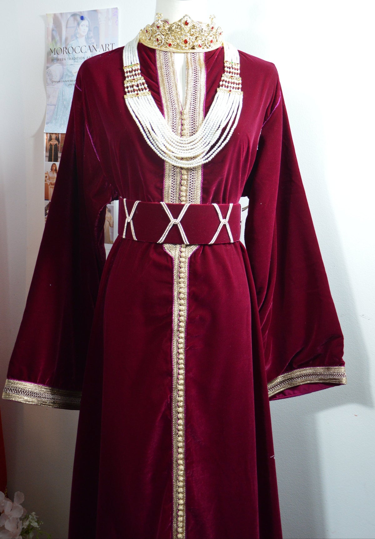 Caftan Col Montant Rouge Bordeaux - Velours Prestige