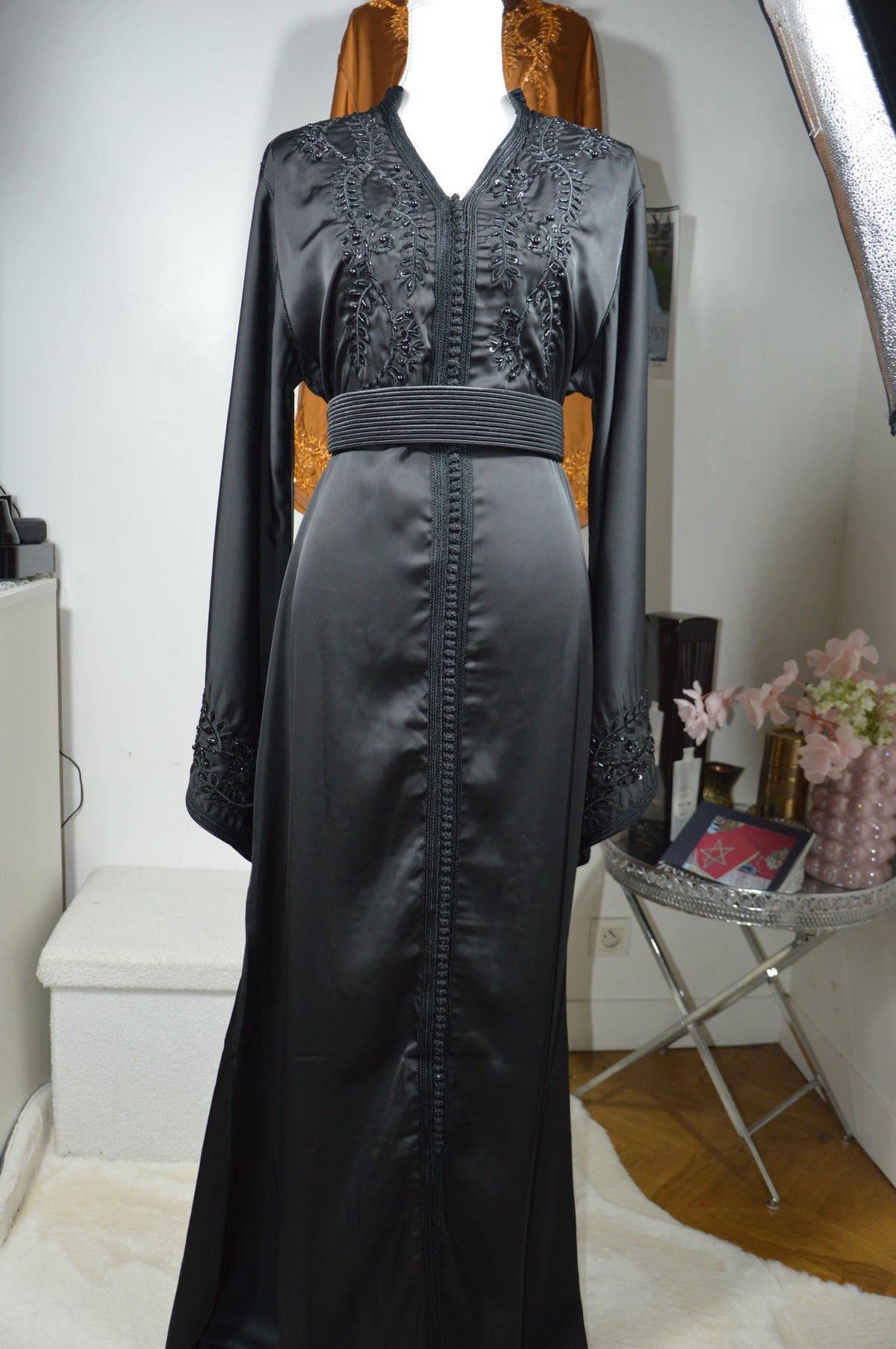 Caftan Noir Brillant Luxe - Robe Marocaine Élégante