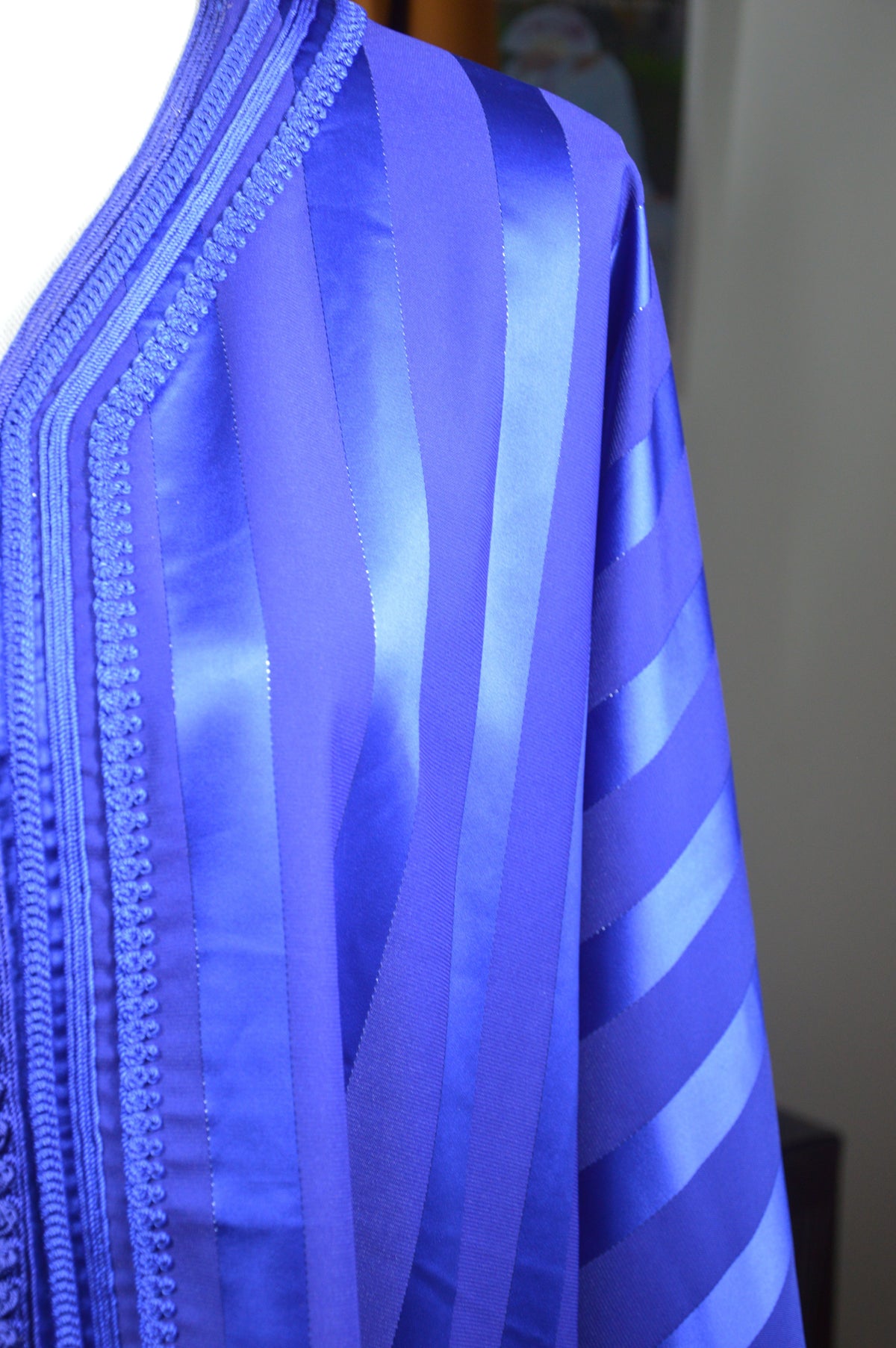 GANDOURA JOHARA SATINEE BLEU ROI