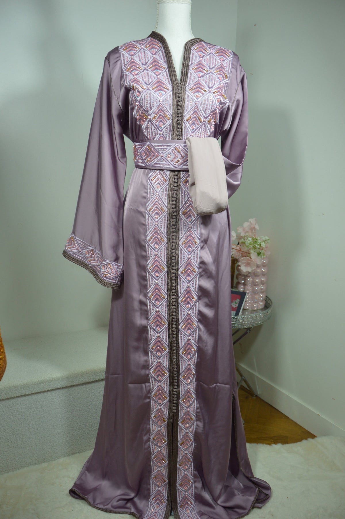 Caftan Lilas Perlé - ZEYNAYA PRESTIGE