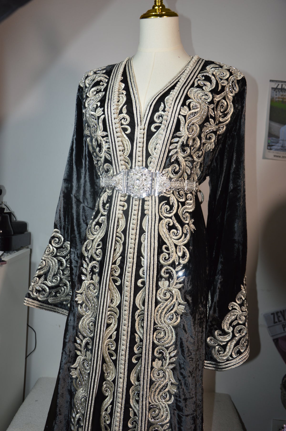 Takchita Haute Couture Velours Noir Prestige broderie argent - Cérémonie & Mariage