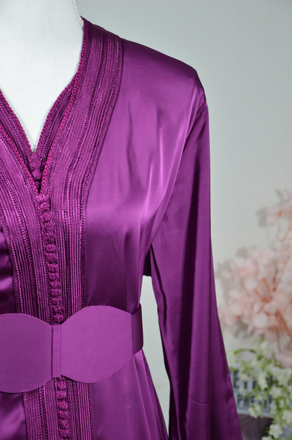 PLUM SATIN TAKCHITA – REFINED ELEGANCE