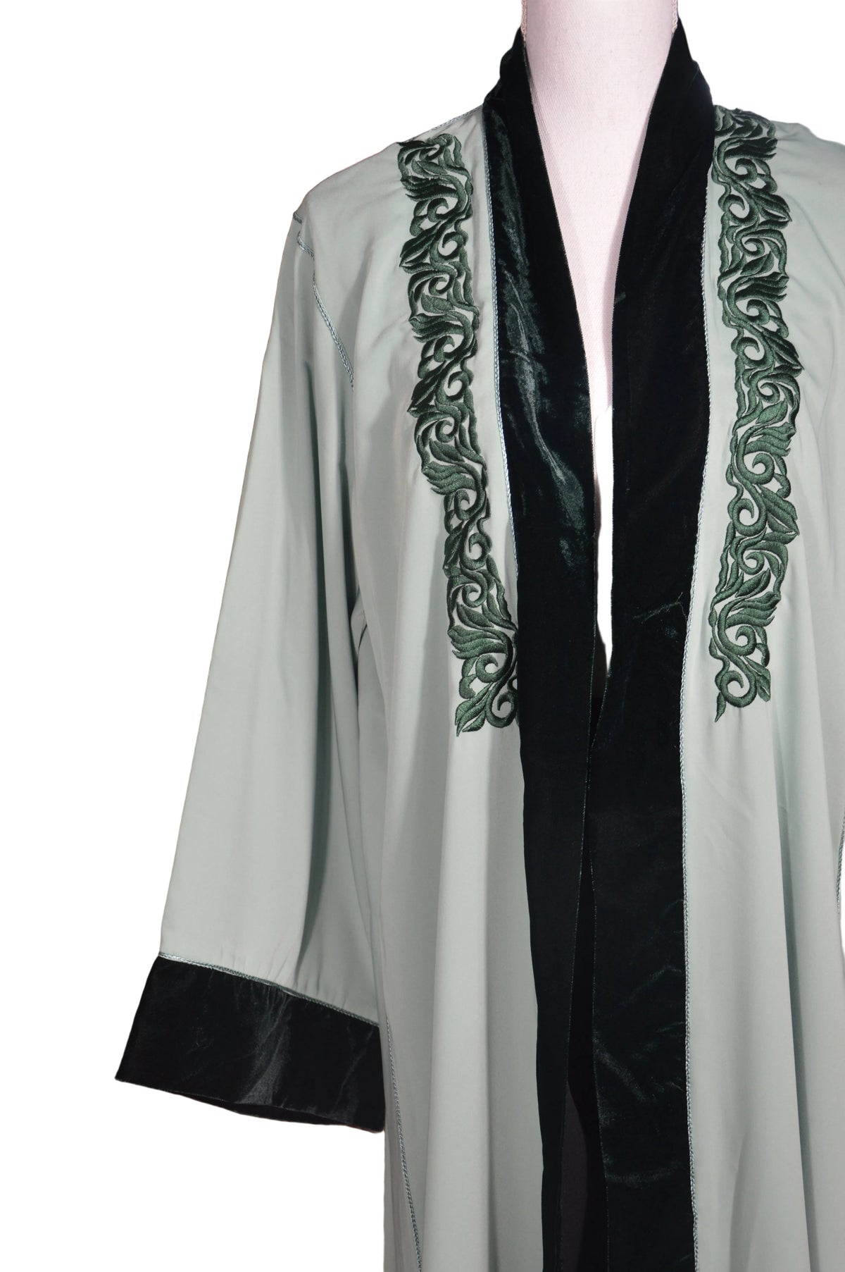 Veste Kimono Vert Eau brodée et ses bordures velours