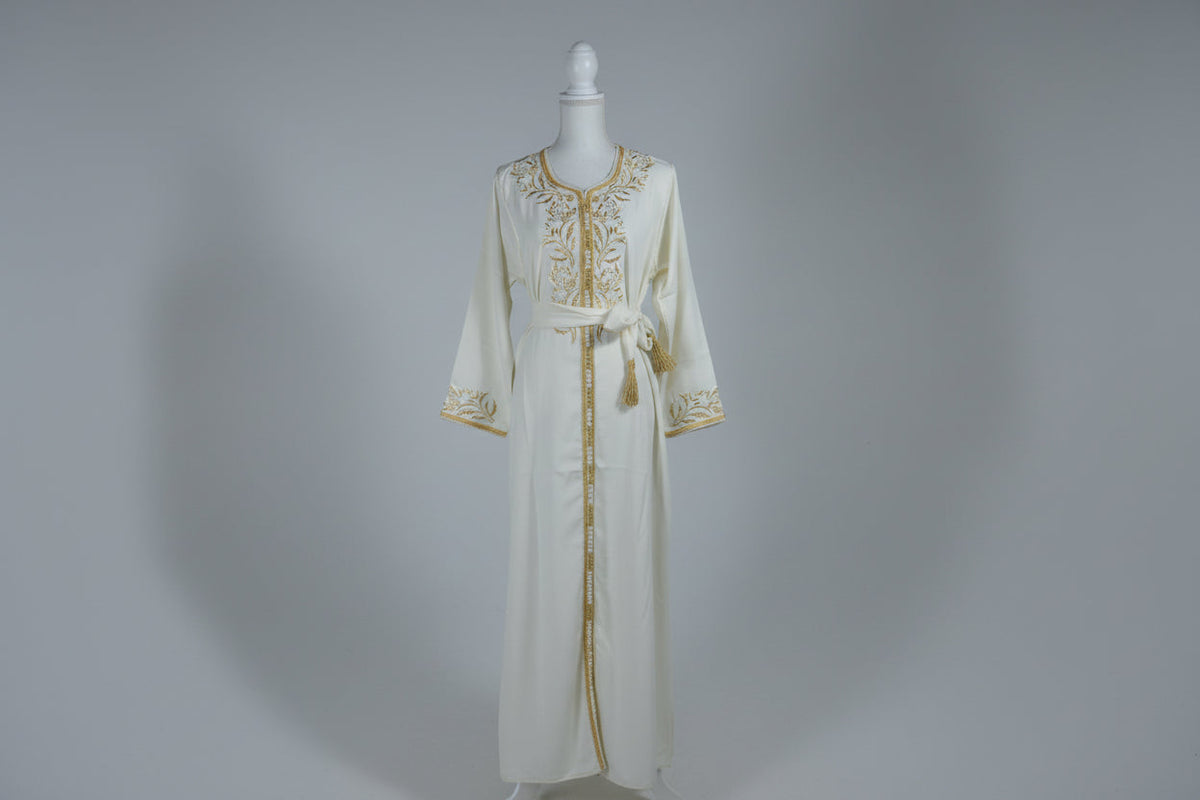 Gandoura Blanche – Élégance Marocaine Intemporelle