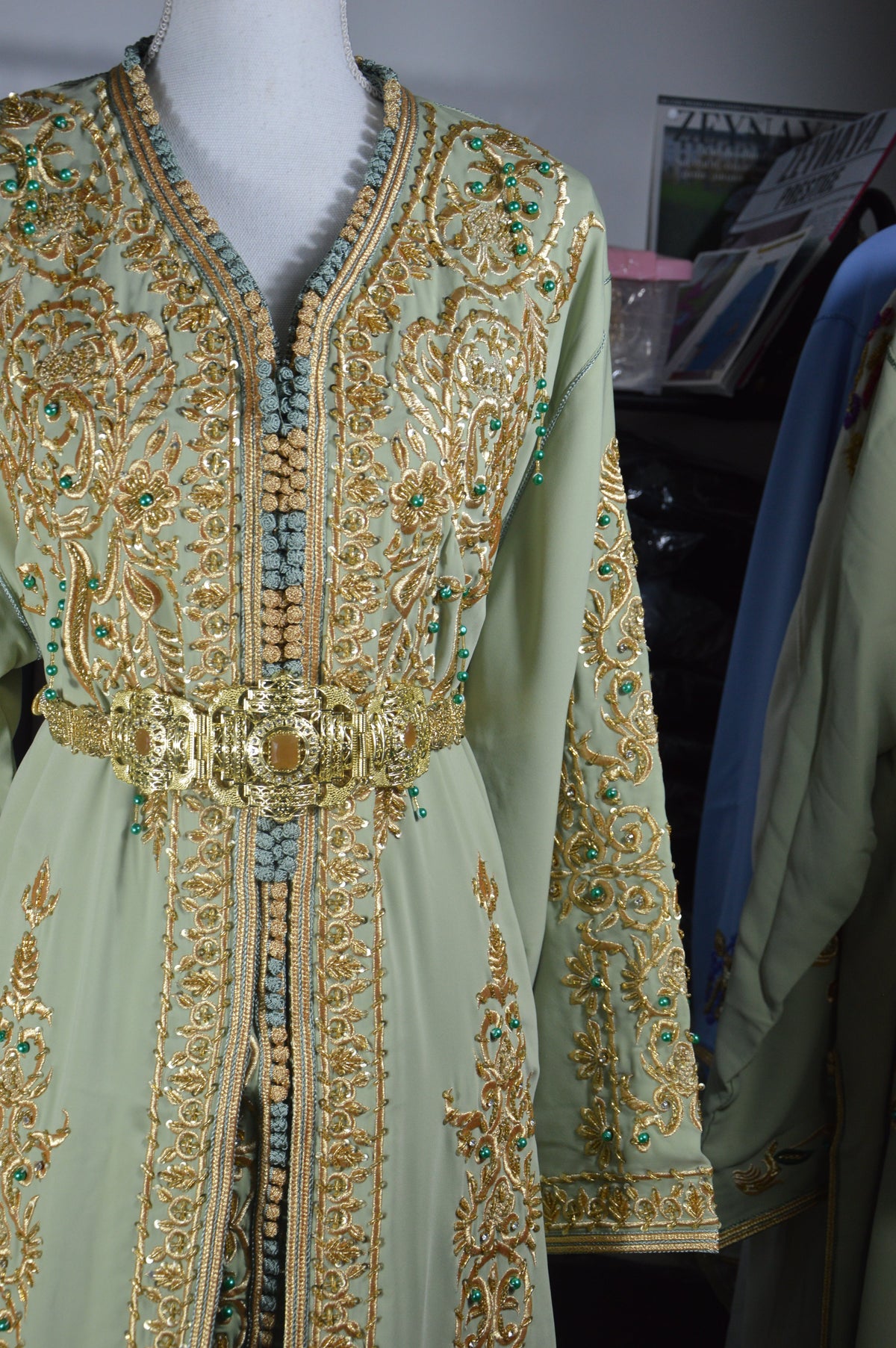 Pearlescent Green & Gold Takchita – Exceptional Moroccan Royalty & Craftsmanship