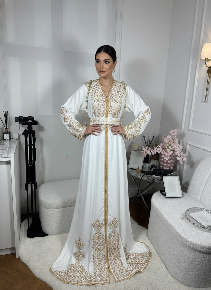 Caftan Blanc Royal – Broderies Dorées & Perles | Edition Prestige