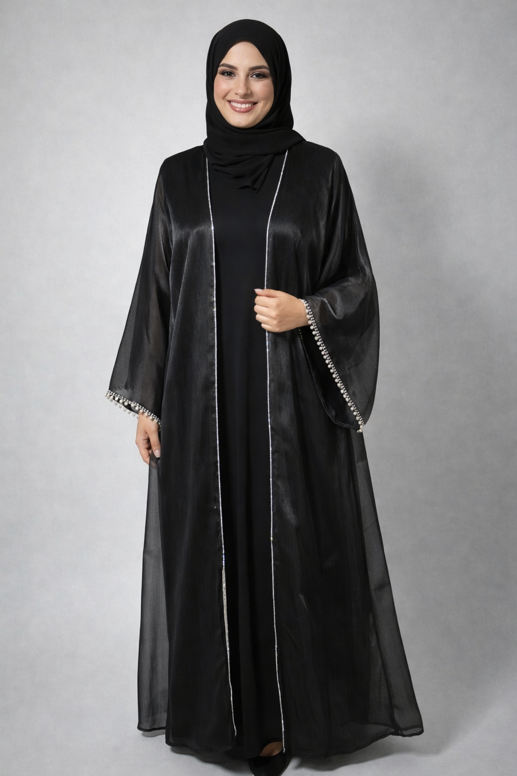 Abaya Kimono Noire Satinee AVEC SES MANCHES PERLEES