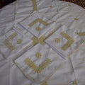 Parure de Table Brodée Or avec les Serviettes assorties - Luxe Oriental