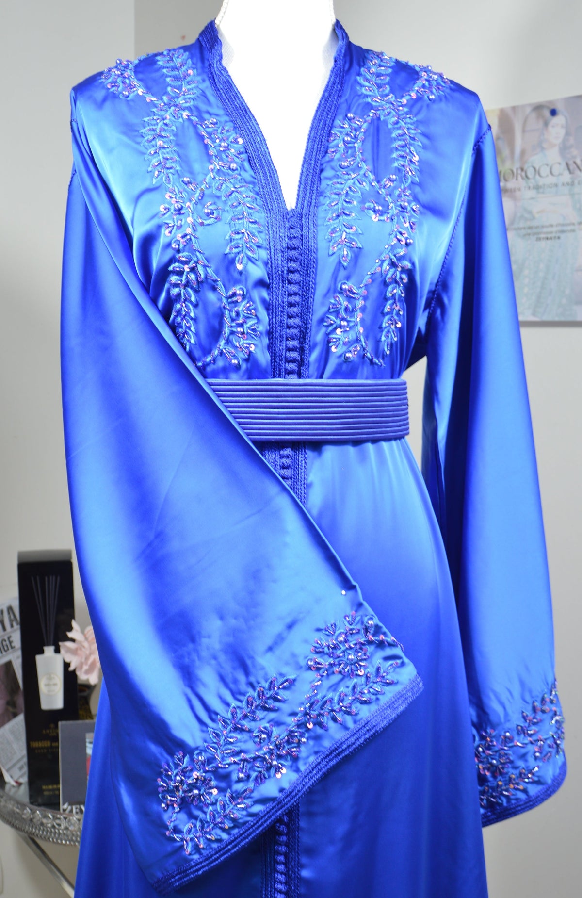 Caftan Bleu Roi Marocain de Luxe - Broderie Artisanale