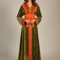Caftan Velours Vert Brodé Orange - Luxe Marocain Prestige