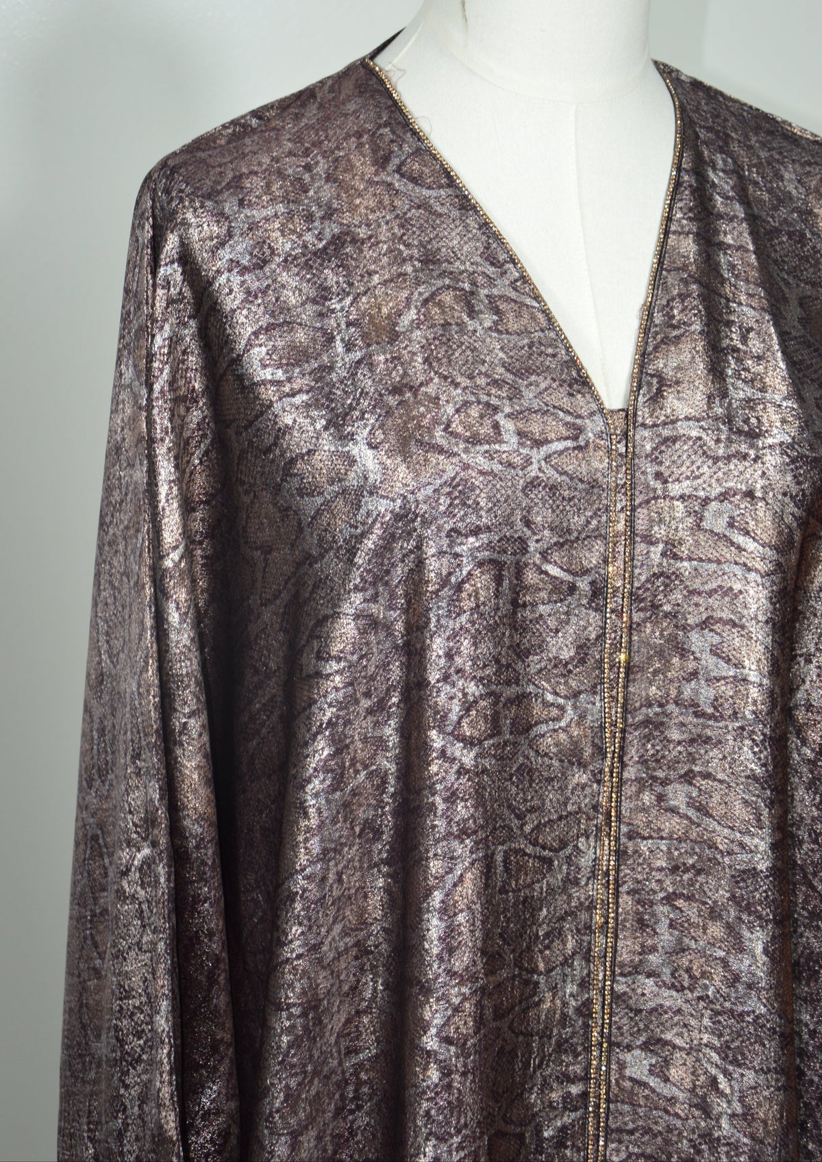 Abaya Snake Cuivre avec son foulard assorti