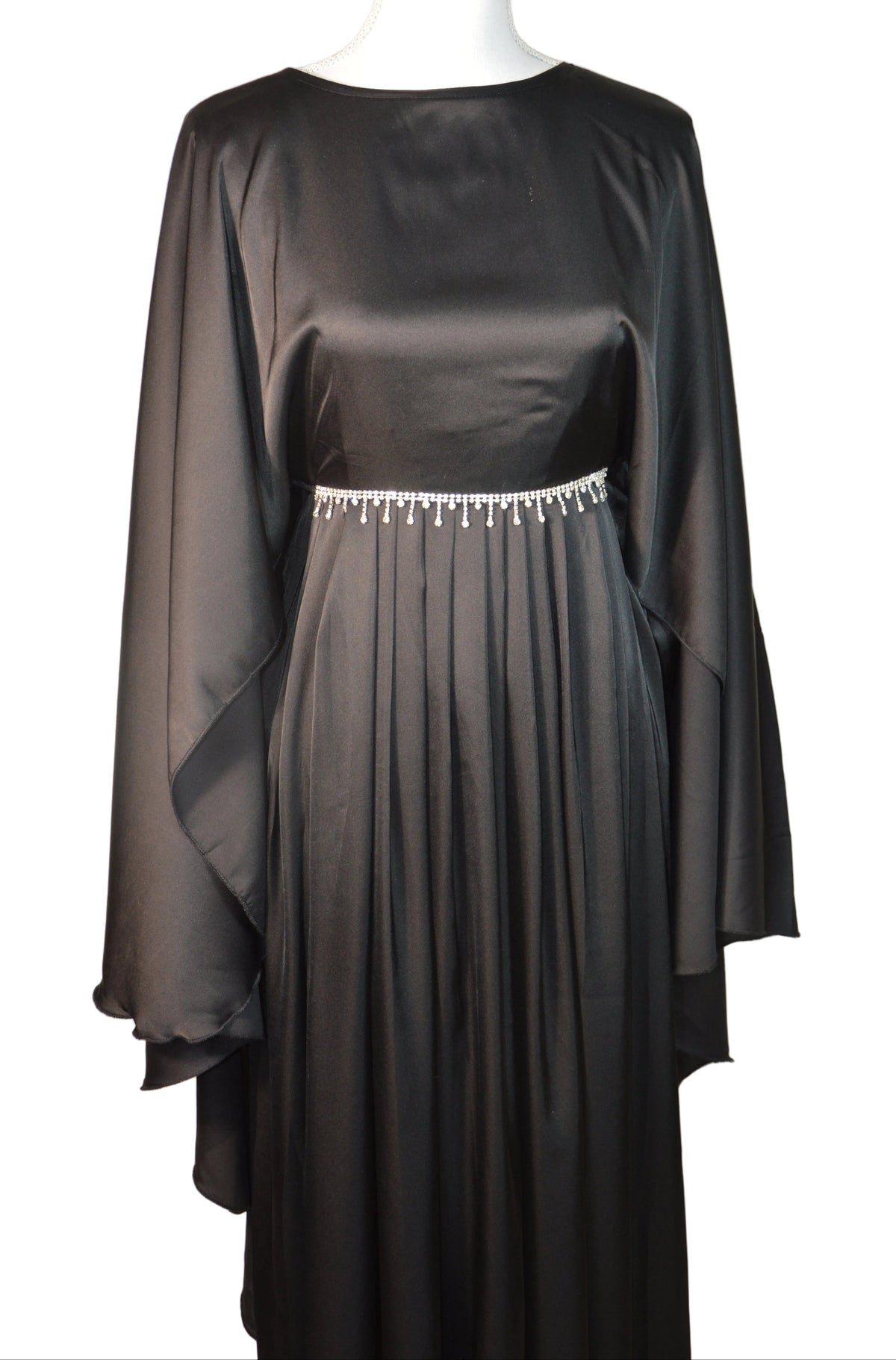 Abaya Farasha Noir Satinée avec Ceinture Perlée et Foulard