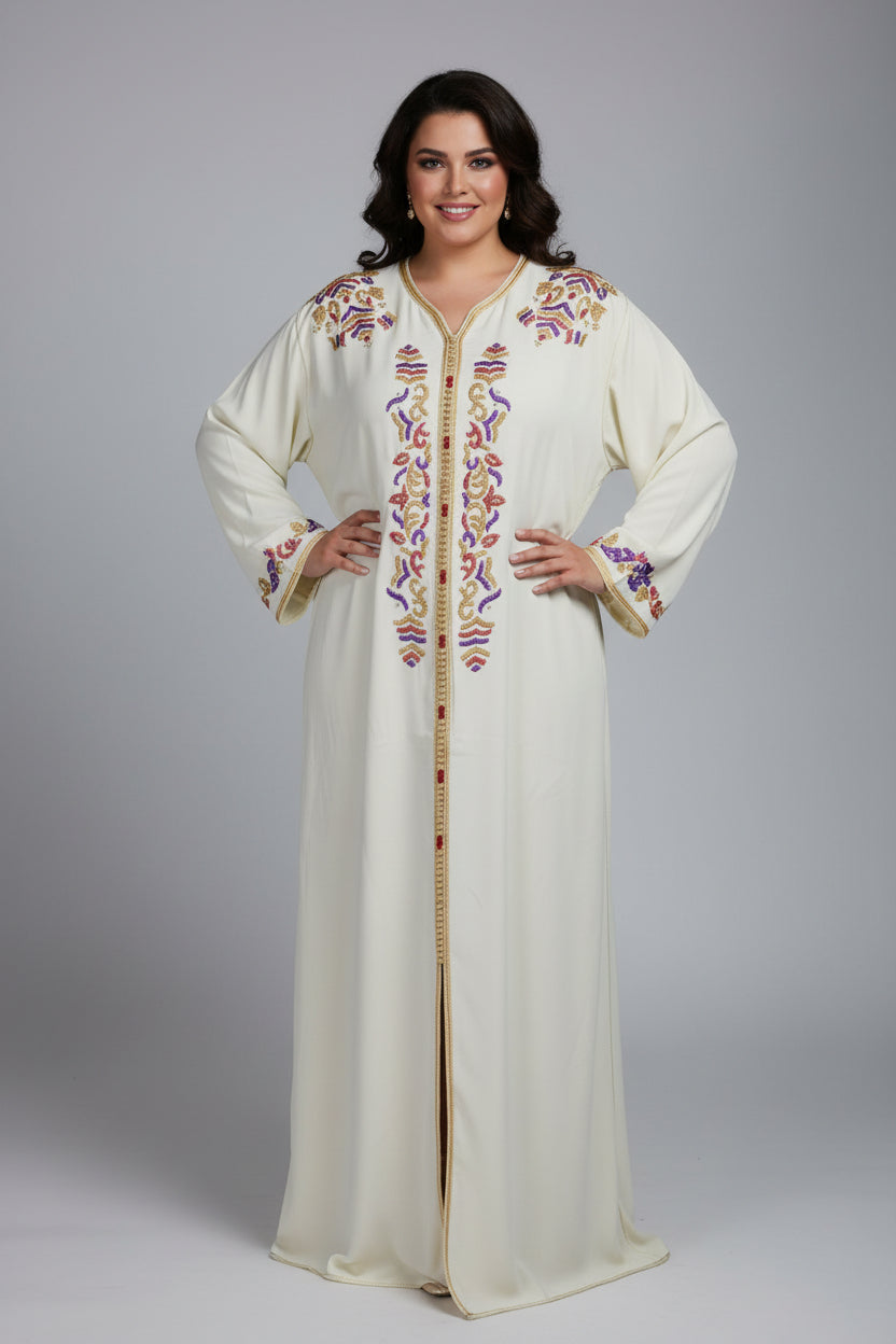 Caftan Blanc Nacré – Élégance Marocaine & Silhouette Sublimée